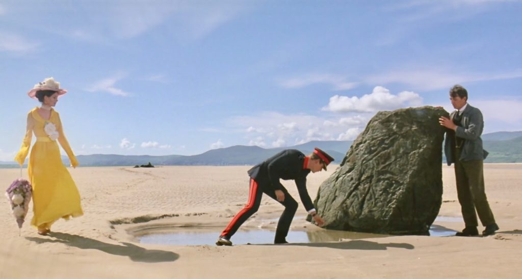 Screen-Shot-2019-09-22-at-11.03.37-PM-1024x548 Obras maestras by Lucen | LA HIJA DE RYAN | ¿La película más bella de la historia del cine?