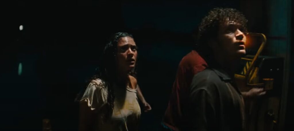 Captura-de-pantalla_20-5-2025_17470_www.youtube.com_-1024x458 Jurassic World: El Renacer y el choque inevitable entre la inercia del éxito y el ocaso del discurso “woke”