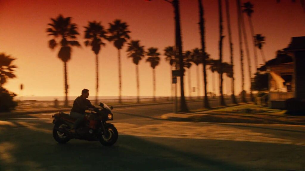 FSOFOj0XwAAytFu-1024x576 El vértigo de la mirada: estudio del color, la luz y el claroscuro en el cine de Tony Scott
