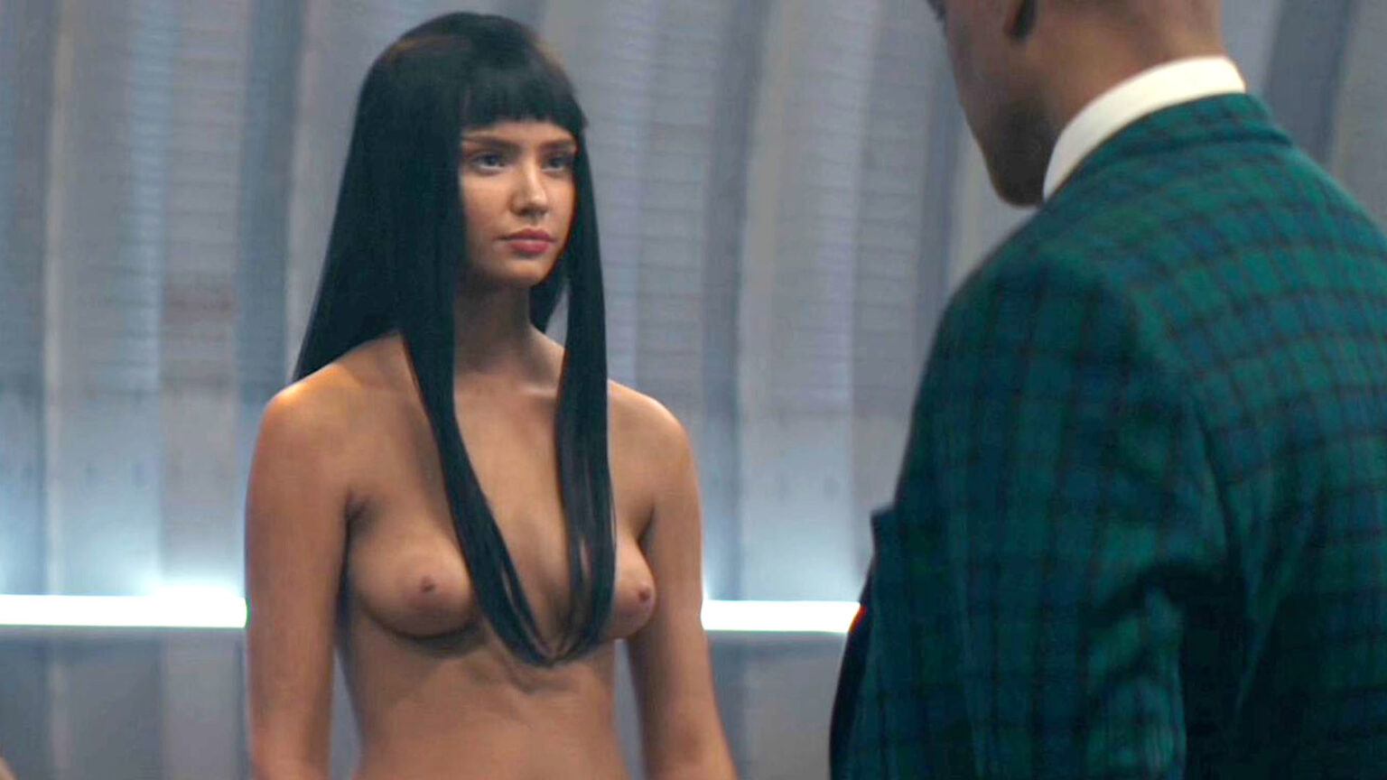 Сцена с сиськами в душе из сериала Netflix +порно фото