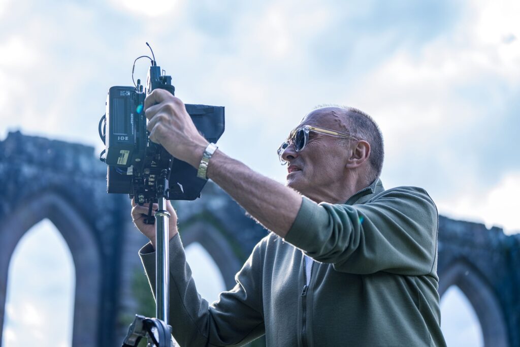 28-years-later-director-danny-boyle-goes-big-with-the-horror_axd3-1024x683 Ver y descargar '28 años después' torrent y el simulacro digital del cine