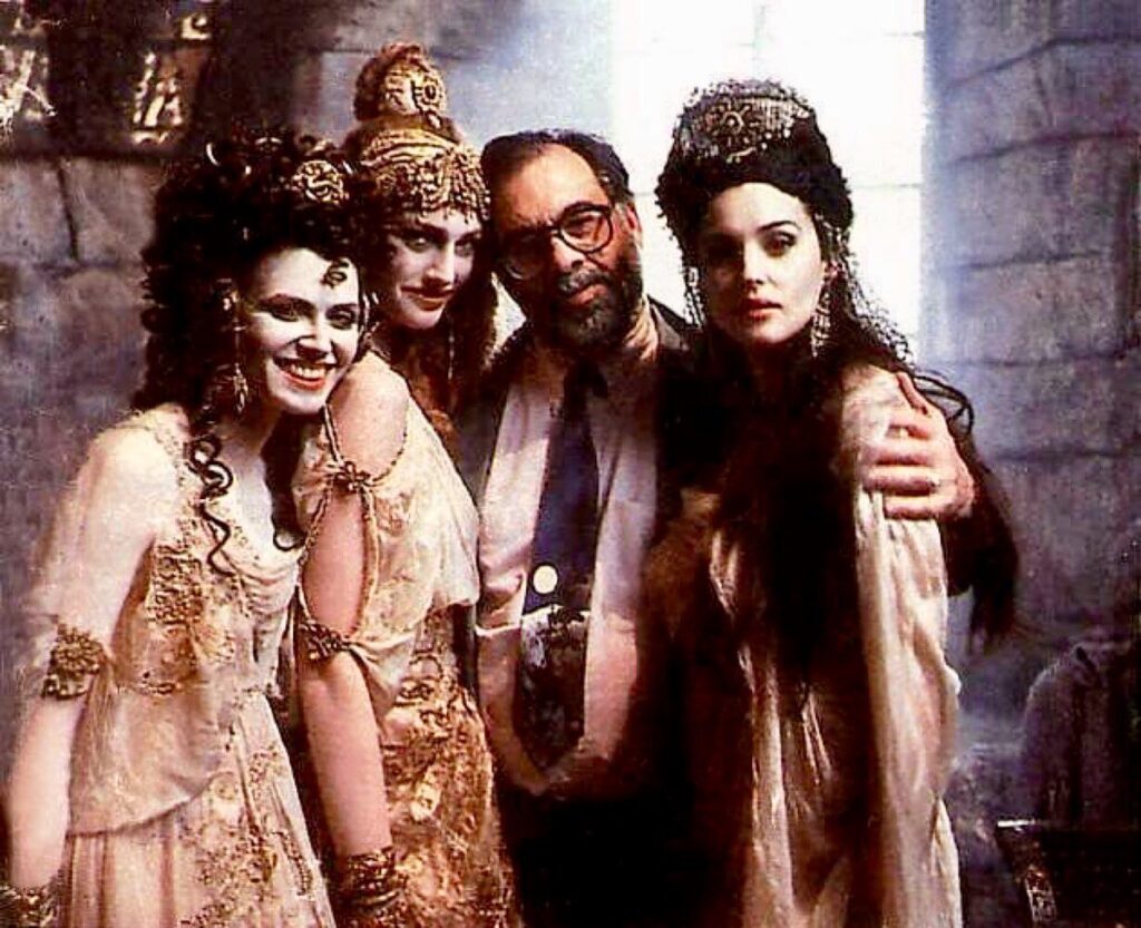 Dracula11-1024x833 Textura fílmica: del celuloide al delirio, el ‘Drácula’ de Coppola
