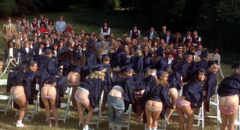 image3_temp-656-1024x555 La escena de Phoebe Cates en 'Private school': cuando el cine juvenil se bajó las braguitas (y rompió la cuarta pared del deseo)