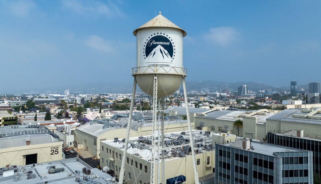 skydance-to-take-over-paramount-in-8-billion-deal_mz7z-1024x587 La última llama del celuloide: por qué Universal y Paramount aún creen en el cine