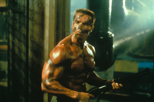 arnold-schwarzenegger-10 Fotos impresionantes de Arnold Schwarzenegger como el coronel John Matrix en el rodaje de Commando (1985)