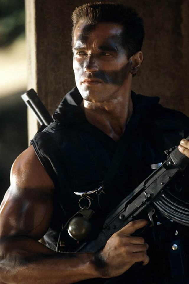 arnold-schwarzenegger-13 Fotos impresionantes de Arnold Schwarzenegger como el coronel John Matrix en el rodaje de Commando (1985)
