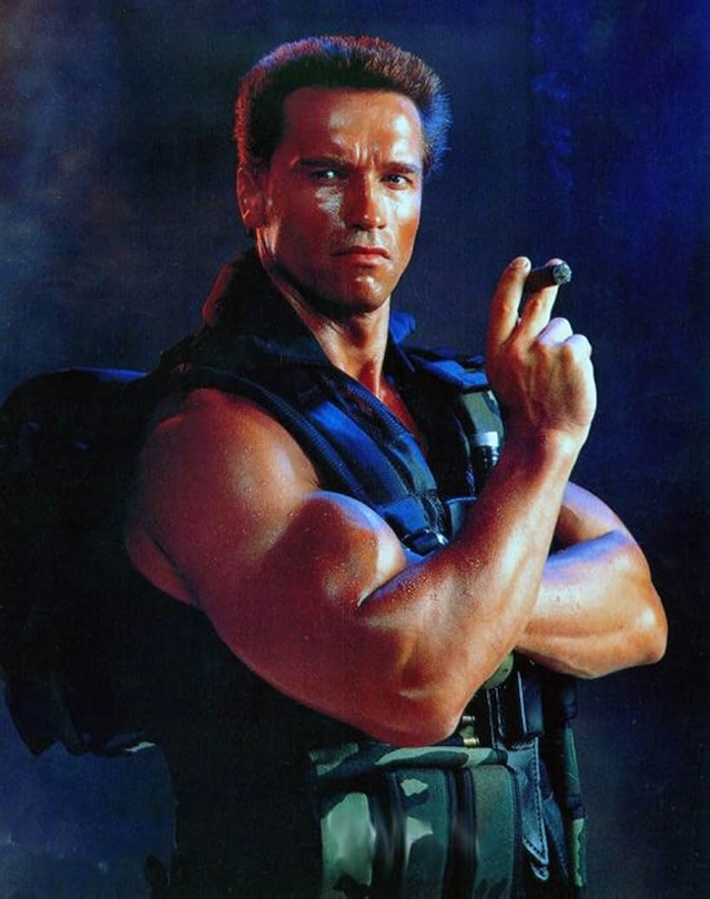 arnold-schwarzenegger-24 Fotos impresionantes de Arnold Schwarzenegger como el coronel John Matrix en el rodaje de Commando (1985)