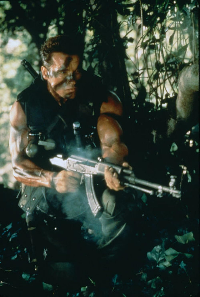 arnold-schwarzenegger-6 Fotos impresionantes de Arnold Schwarzenegger como el coronel John Matrix en el rodaje de Commando (1985)