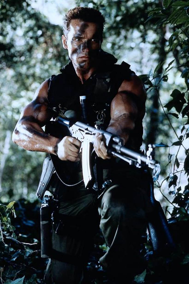 arnold-schwarzenegger-7 Fotos impresionantes de Arnold Schwarzenegger como el coronel John Matrix en el rodaje de Commando (1985)
