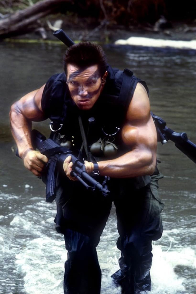 arnold-schwarzenegger-8 Fotos impresionantes de Arnold Schwarzenegger como el coronel John Matrix en el rodaje de Commando (1985)