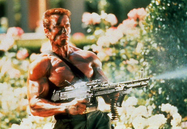 arnold-schwarzenegger-9 Fotos impresionantes de Arnold Schwarzenegger como el coronel John Matrix en el rodaje de Commando (1985)
