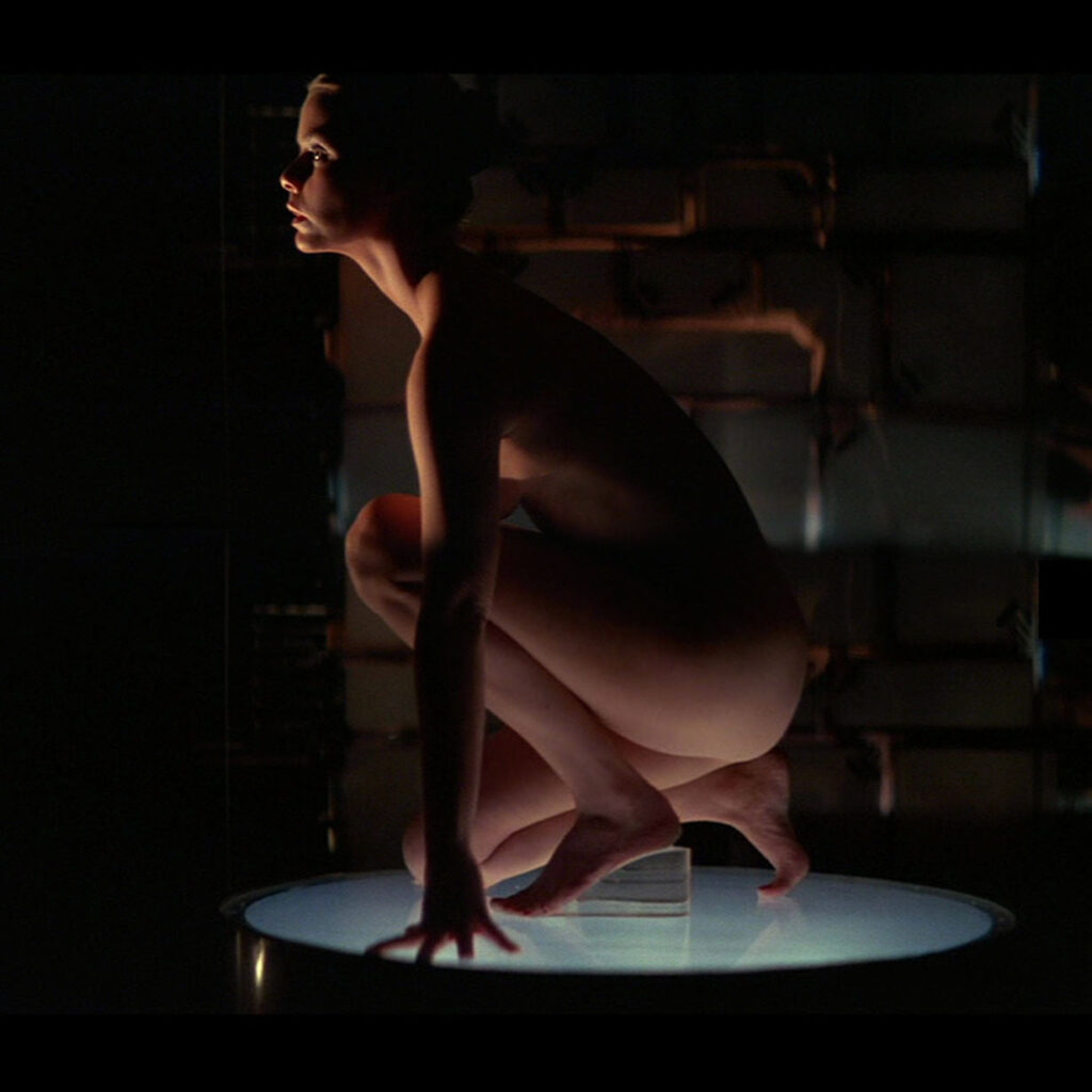 d4sz6umzut481-1-1024x1024 Cuando el cuerpo dejó de ser carne: ‘Looker’ (1981) y el primer humano digital del cine
