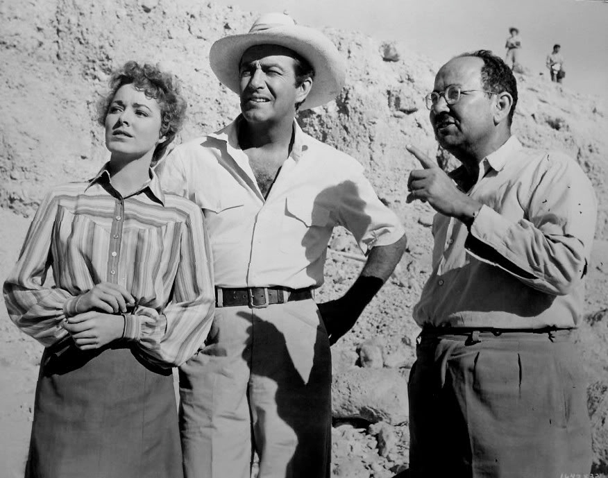 on-the-set-with-labib-habschi-direc Análisis fílmico de 'El valle de los reyes' (1954): arqueología fílmica en el corazón de Egipto