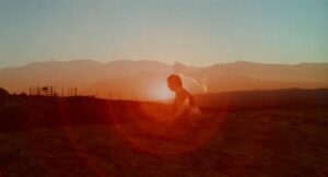 HAfN5CGWIAM2fA4-1-fotor-20260206172915-300x162 "St. Elmo, punto de encuentro": La cartografía emocional de una generación a través de la orfebrería pop ochentera